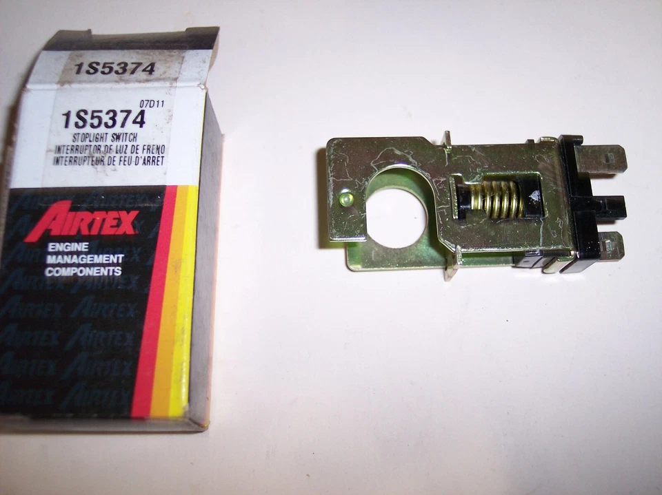 Interruptor de freno Airtex 1S5374 para algunos vehículos Ford 1980-2005 Foto 1 de 1
