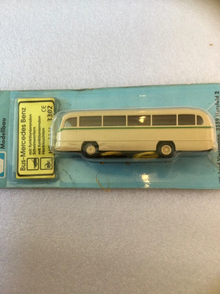 viessmann bus mercedes benz art.3302 HO  - Immagine 1 di 1