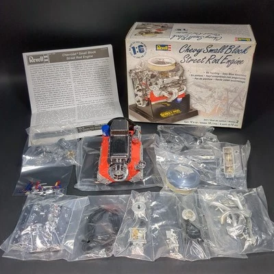 Revell Chevy Small Block 1:6 Scale Diecast Model Street Rod 85-1595 - Image 1 of 4