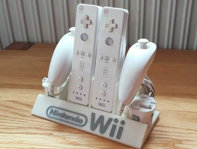 Stand Wiimote per Nintendo WII Organizzatore per Controller e Accessori  - Immagine 1 di 3
