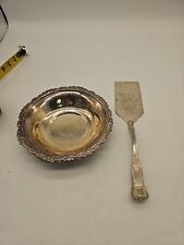 VINTAGE WM. ROGERS  EXTRA LARGE CAKE SERVER And Bowl 