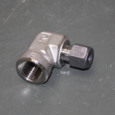 Parker 90° Elbow Coupler 6-8 DBZ-SS, 3/8" CPI Tube x 1/2" NPT Pipe, Stainless - Image 1 of 4