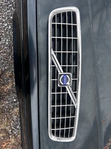 Volvo S80 Grille 2004 2005 2006 Nice Used - Picture 1 of 6