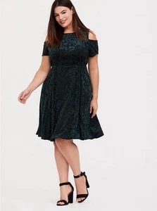 Vestido Torrid Nuevo con Etiquetas 3X Hombro Frío Verde Bosque Terciopelo Burnout Estampado Animal - Imagen 1 de 13