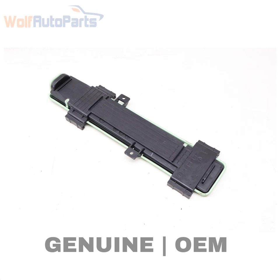 Mercedes-Benz C63 AMG S 2015-2021 2023 - Cubierta de filtro de aire de cabina 2058307200 Foto 1 de 4