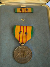 Vtg Republic of Vietnam Service Medal Ribbon Vanguard Pin Presentation Box USA