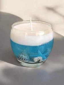 Seaside Serenity: Hand-Poured Gel & Soy Candle with Ocean Fragrance - Picture 1 of 5