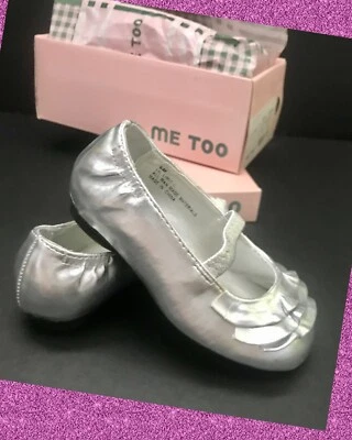 Infantil Niñas 6 “ME TOO” Plateado Imitación Cuero Sin Cordones Volantes ZAPATOS DE VESTIR Elásticos Foto 1 de 4