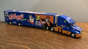 Kelloggs Racing ~ NASCAR ~ 1996 Tony The Tiger Diecast Semi Truck ~ Terry Labonte - Photo 1/10