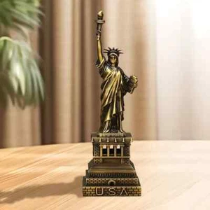 Metal Statue of Liberty Model Ornament for Home Bookshelf Office Decor - Picture 1 of 7
