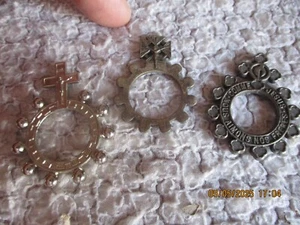 3 ) Dizainier dont Charité Vaillance Joie Nous aimons nos frères comme Jésus - Picture 1 of 2