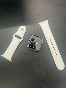 Apple Watch Series 4 40mm Stainless Steel (Cellular) - Picture 1 of 8