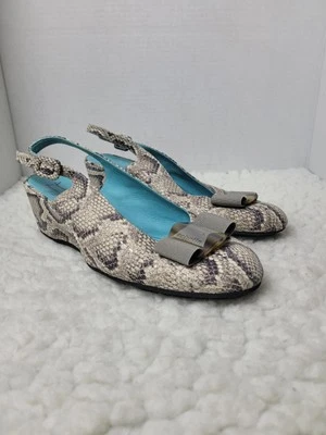 Zapatos Thierry Rabotin para mujer punta cerrada talla 8,5 estampado de serpiente con tira trasera semi cuña Foto 1 de 4