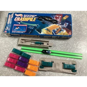 1992 Hot Wheels Crash Pile Stunt Set Parts To Complete Your Set With Box - Picture 1 of 7