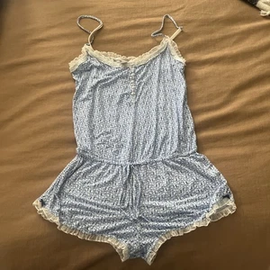 Victoria’s Secret Size S Blue Floral Romper Lingerie Sleepwear Ruffled Edge bows - Picture 1 of 12