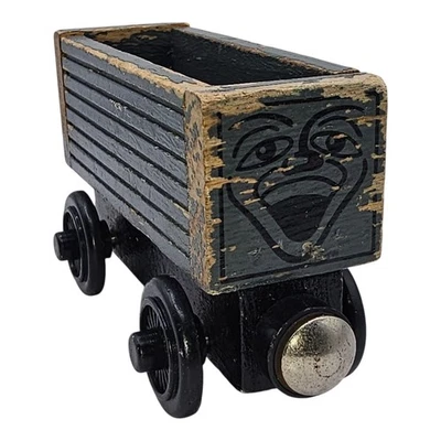 Camión Thomas Wooden Railway Troublesome 1999 motor de camión de tren cara gris        Foto 1 de 4