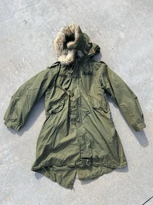 US ARMY M-1951 M51 FISHTAIL PARKA COMPLETE COYOTE FUR 1952 SMALL W LINER - Image 1 of 4