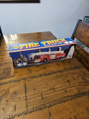 1995 Sunoco Aerial Tower Fire Truck Limited Edition Lights & Sounds 1:35 Scale - Image 1 of 3