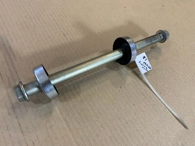 OEM 2015-2025 Yamaha MT03 R3 basculante eje pivote rueda trasera tapas espaciadoras tuerca perno Foto 1 de 4