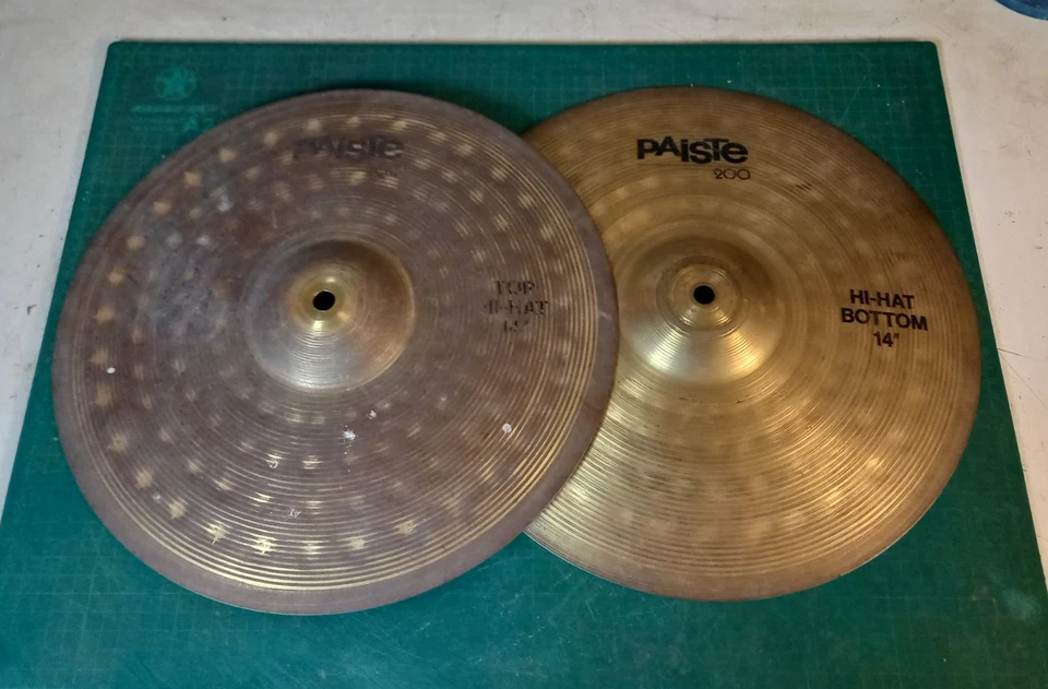 Vintage Paiste 200 14" hi hat cymbals - Image 1 of 4