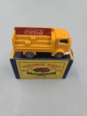 Винтажный спичечный коробок Lesney No37 Karrier Bantam 2 тонны с металлическими колесами в... - Изображение 1 из 4