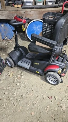 Mobility Scooter, Golden Buzz Around XL - 4 wheel. Charger INCLUDED - Image 1 of 4