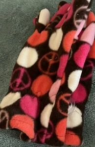 NWT GIRLS OLD NAVY FLEECE GLOVES-SIZE SMALL-BROWN PEACE SIGNS - Picture 1 of 1