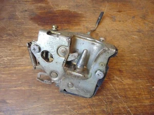 Mercedes Benz W123 Front Right Door Lock Actuator Latch 300D 240D 300TD 300CD - Picture 1 of 8