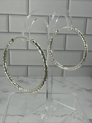 Brincos circulares vintage de prata esterlina 925 texturizados martelados argolas médias 1,5 pol. - Imagem 1 de 4