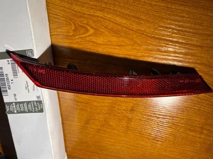 LR RANGE ROVER VELAR L560 Rear Right Bumper Reflector OEM 453123519 - Picture 1 of 8