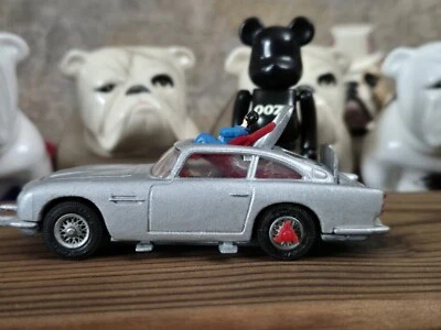 Vintage Corgi 270 James Bond 007 Aston Martin DB5 Goldfinger Sean Connery 1968 - Image 1 of 4