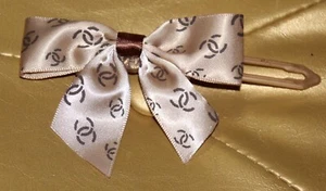 S-2518_Angeldog_Hundefellspange_Haarschleife_fester Halt_Haarspange_Hund_groß - Bild 1 von 1