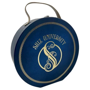 Wicked Shiz University Deluxe Geschenkset Heute vorbestellen und vor Weihnachten erhalten - Bild 1 von 8