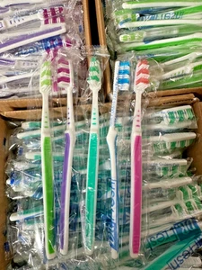 Pack of 720 Disposable Toothbrush Bulk Individually Wrapped in 5 different color - Picture 1 of 6