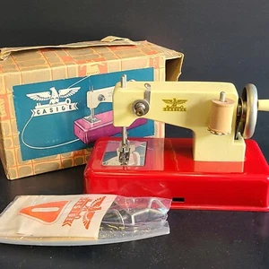 Casige Toy Sewing Machine Western Germany Vintage 1945-52 Cream & Red W/ Box - Picture 1 of 10