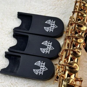 Saxophone Finger Saddle - Comfortable Touch - Picture 1 of 6