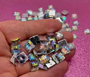 100 x Sew on Holed Acrylic Square 10mm Diamante Crystal Gems Rhinestone - Picture 1 of 6
