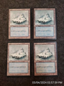 Snow-Covered Island Ice Age NM Basic Land MAGIC THE GATHERING CARD (DS3D1E3) - Picture 1 of 4