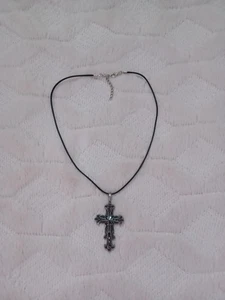 Y2K 2000s 90s Style Cord Silver Tone Necklace W Faux Hematite Gems Cross Pendant - Picture 1 of 7