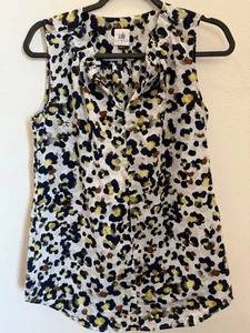CAbi Fierce Top sehende Punkte geraffter Kragen Damengröße Small gebraucht, in einwandfreiem Zustand - Bild 1 von 9