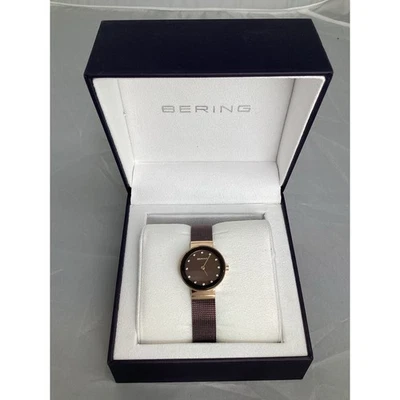 Reloj Bering clásico de malla milanesa marrón de acero inoxidable para mujer 10124-265 nuevo sin etiquetas Foto 1 de 4