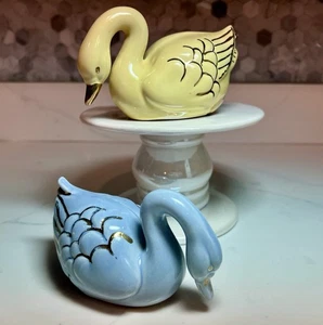Paar Vintage Keramik Schwan Figuren - blau & gelb mit Goldrand - Mid Century - Bild 1 von 20