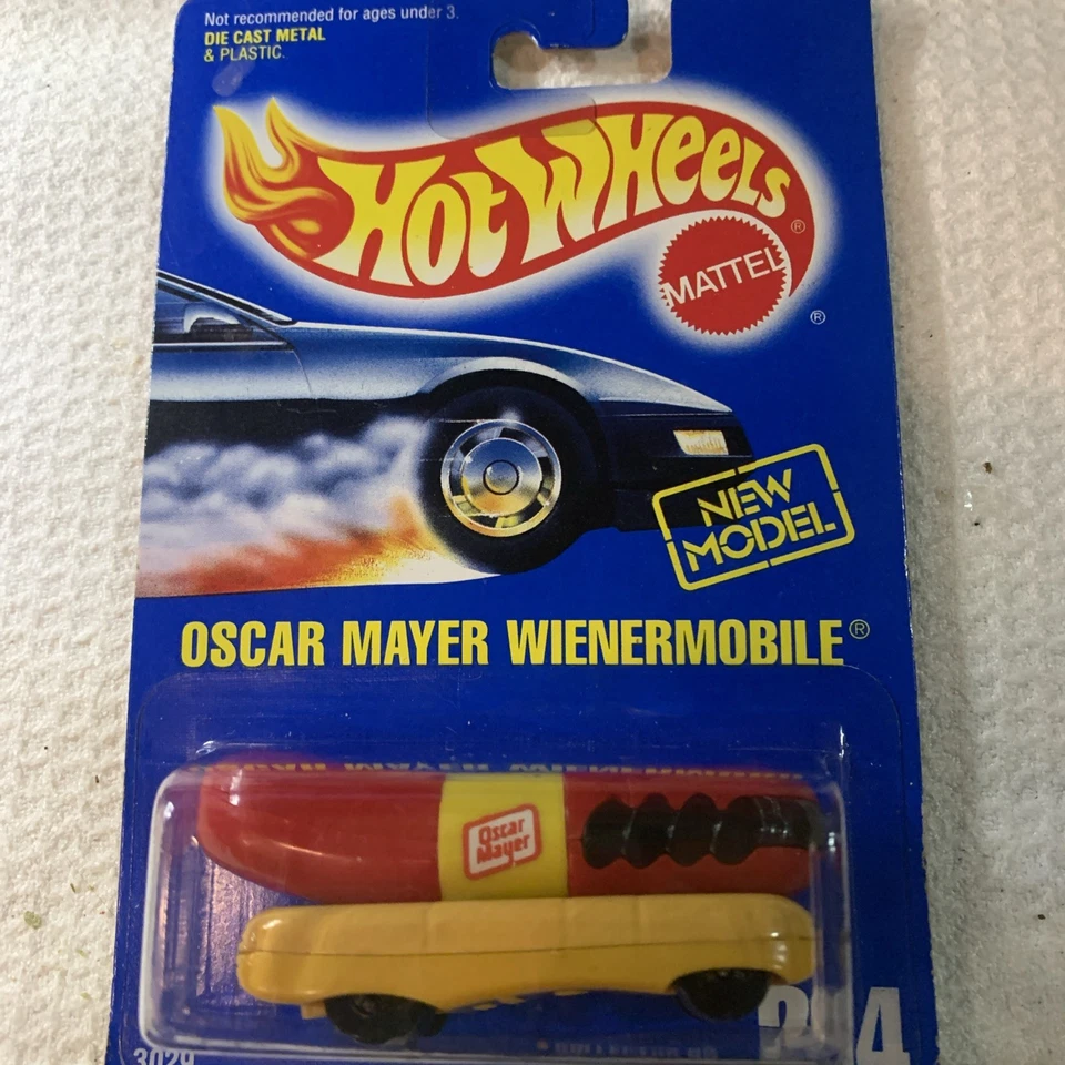 NEW 1991 Mattel Hot Wheels Oscar Mayer Wienermobile Collector No. 204 #3029 - Image 1 of 4