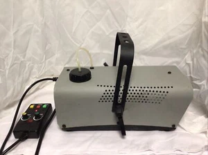 Spirit Halloween 700 Watt Fog Machine New Remotely Controlled Timer - Picture 1 of 6