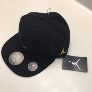 Nike Air Jordan Boys' YOUTH Black Snapback Baseball Cap Red Jumpman Logo OSFM - Picture 1 of 3