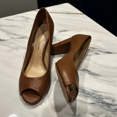 Zapatos de tacón alto Antonio Melani para mujer talla 7 de cuero con punta abierta marrón Slayna Foto 1 de 4