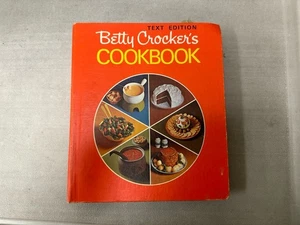 Betty Crocker Red Pie Kochbuch 5-Ring Ordner Textausgabe - Bild 1 von 3