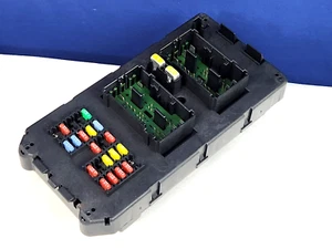 🏅 08 Jeep Grand Cherokee Commander interior caja de fusibles bloque de conexiones 56048366AE - Imagen 1 de 5