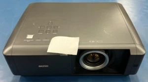 Sanyo PLV-Z60 3-LCD-Projektor 720P HD HDMI 1.200 Lumen 1691 Lampenstunden - Bild 1 von 4