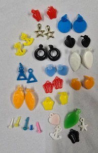 Barbie Vintage PENDIENTES Repuesto Accesorios Lote 12 pares y extras - Imagen 1 de 4